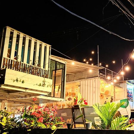 סנגיגי Karcof Container Hostel מראה חיצוני תמונה