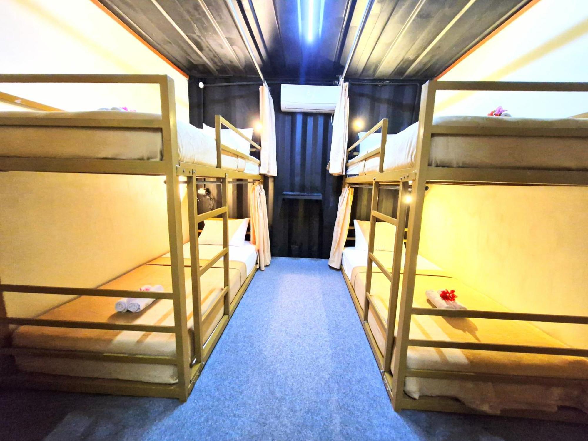 סנגיגי Karcof Container Hostel מראה חיצוני תמונה