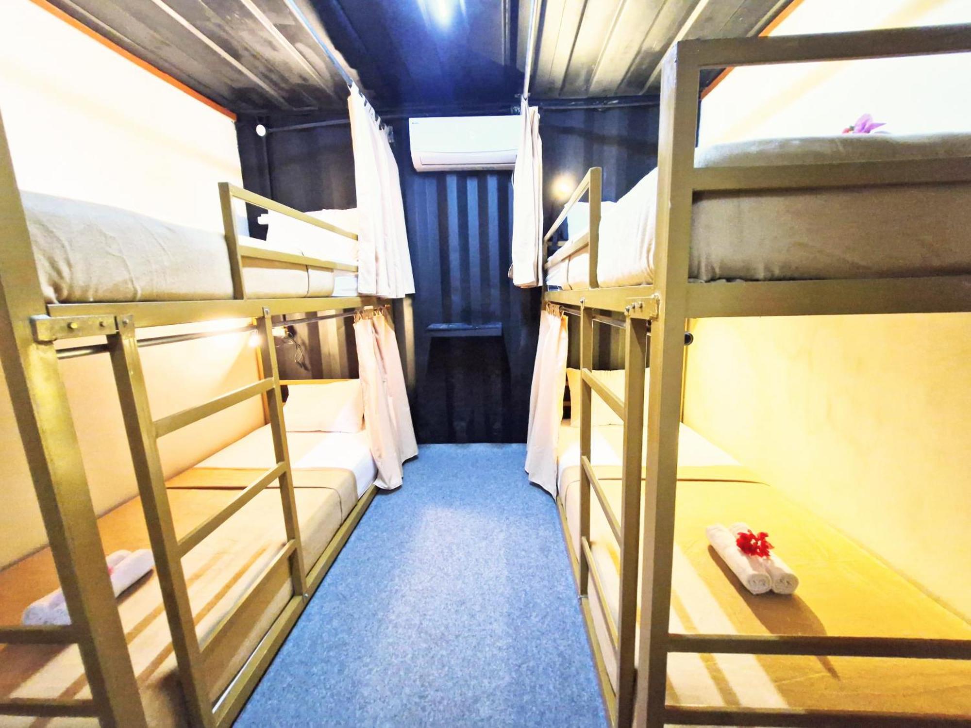 סנגיגי Karcof Container Hostel מראה חיצוני תמונה