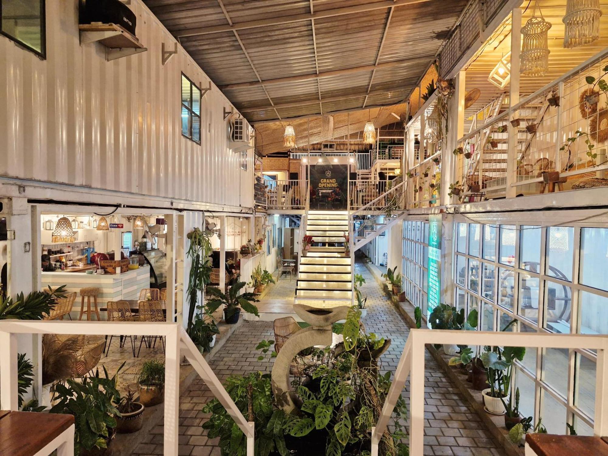 סנגיגי Karcof Container Hostel מראה חיצוני תמונה