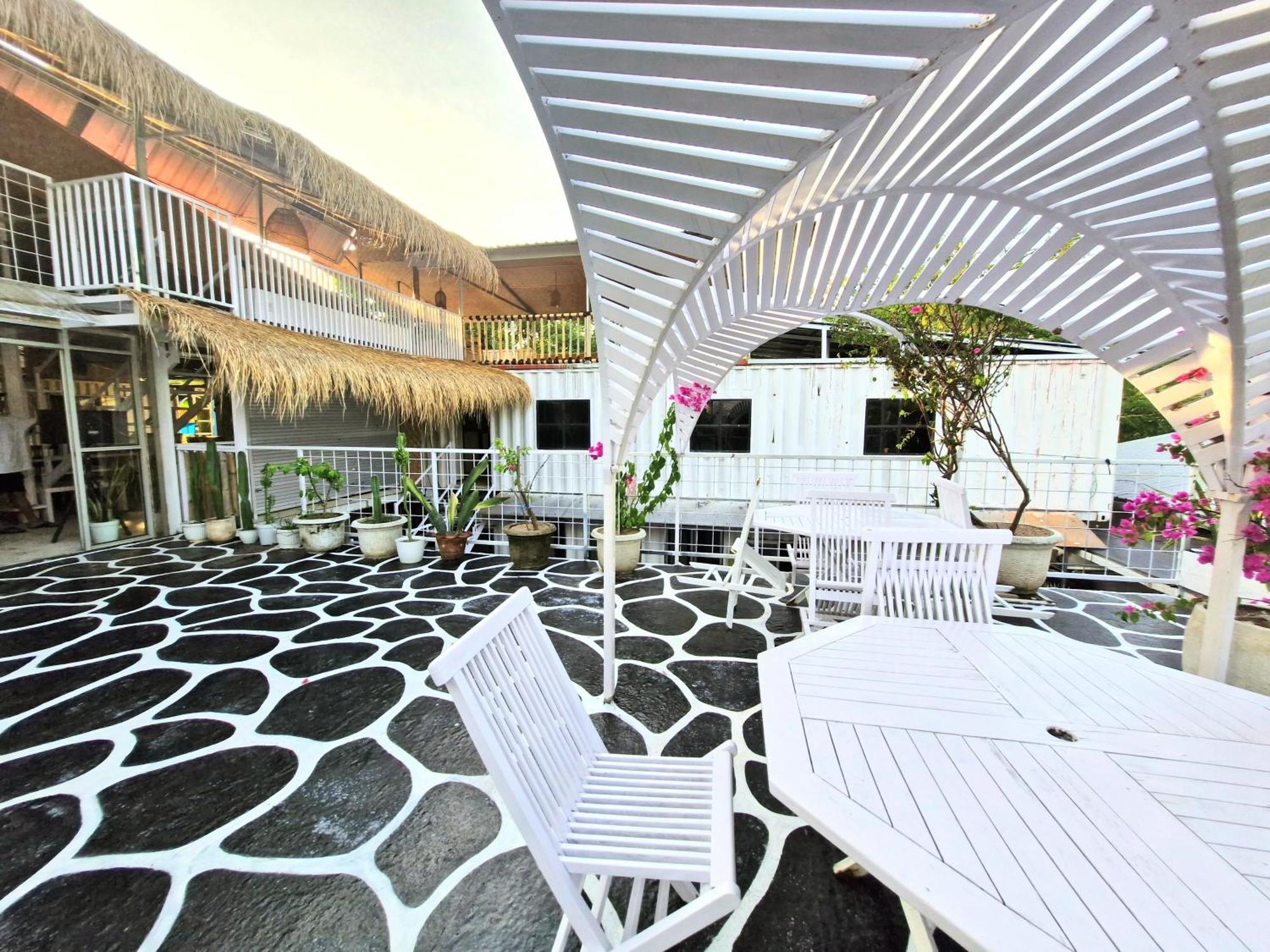 סנגיגי Karcof Container Hostel מראה חיצוני תמונה