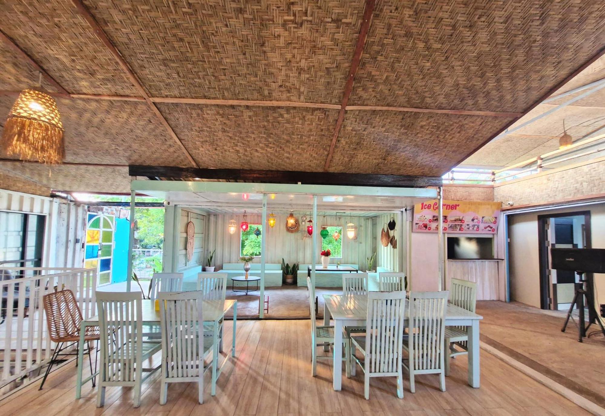 סנגיגי Karcof Container Hostel מראה חיצוני תמונה