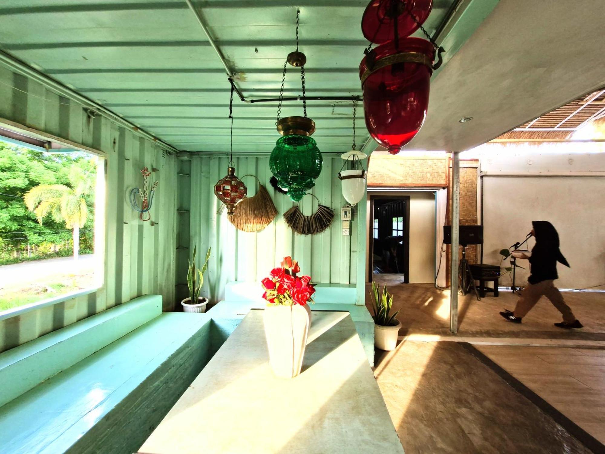 סנגיגי Karcof Container Hostel מראה חיצוני תמונה